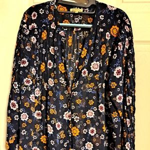 Democracy Pleated Blue Flowered Blouse 👚